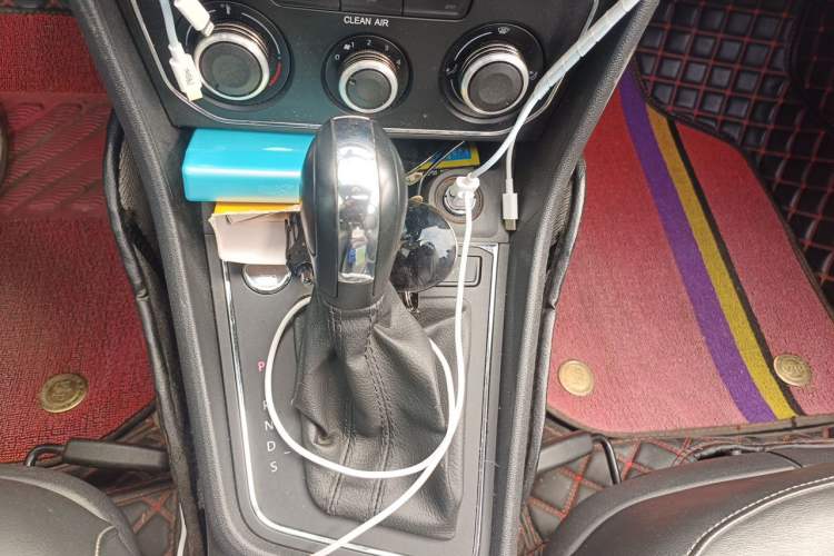 Used Volkswagen Lavida 2017 1.6L Automatic Comfort Edition Gear Lever