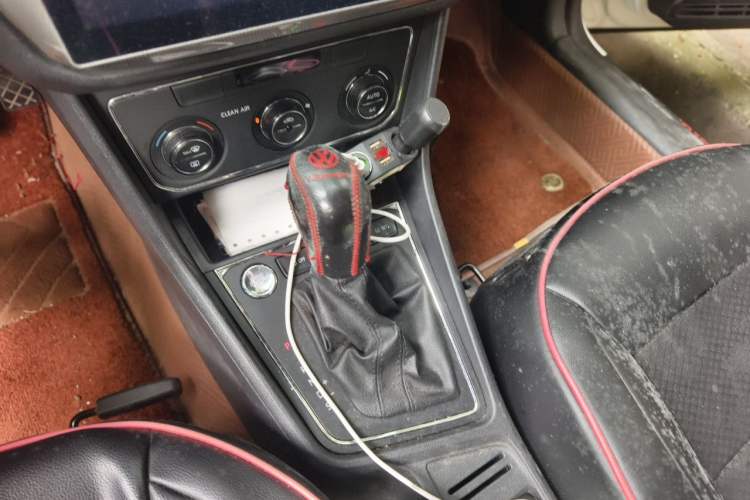 Used Volkswagen Lavida 2017 230TSI DSG Comfort Edition Gear Lever