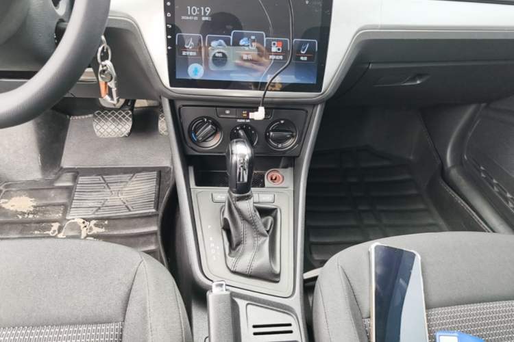 Used Volkswagen Lavida 2017 1.6L Automatic Fashion Edition Gear Lever
