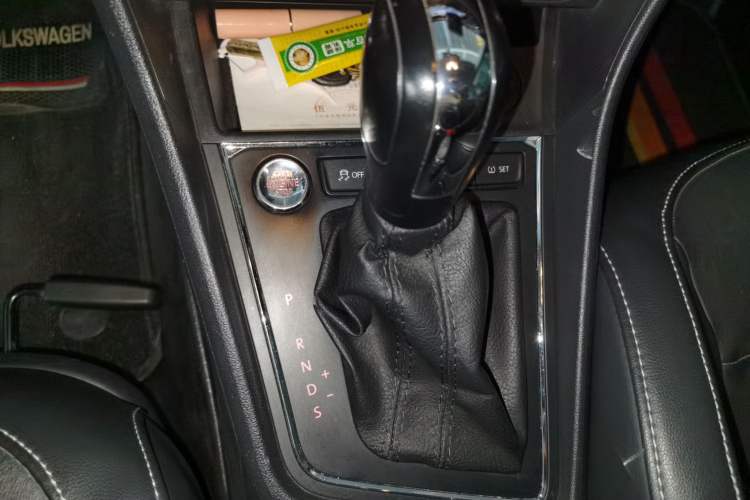 Used Volkswagen Lavida 2017 230TSI DSG Comfort Edition Gear Lever