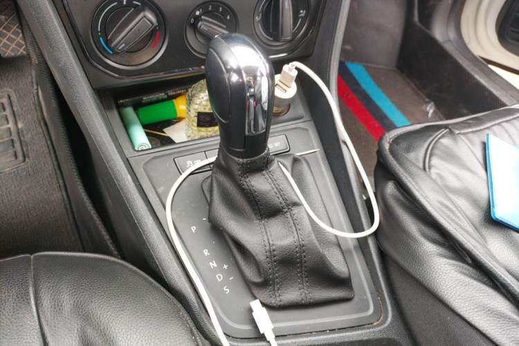 Used Volkswagen Lavida 2017 1.6L Automatic Fashion Edition Gear Lever