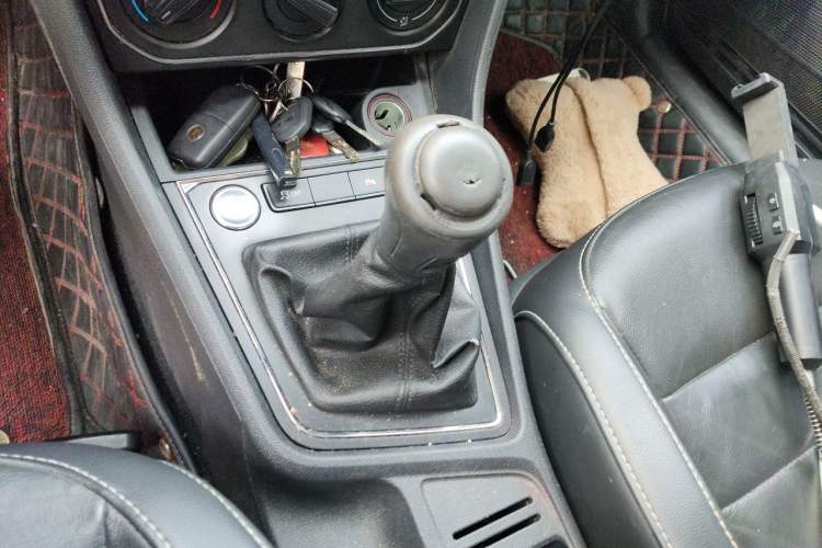 Used Volkswagen Lavida 2017 1.6L Manual Comfort Edition Gear Lever