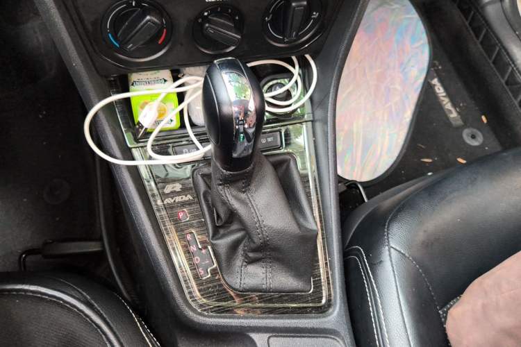 Used Volkswagen Lavida 2017 1.6L Automatic Fashion Edition Gear Lever