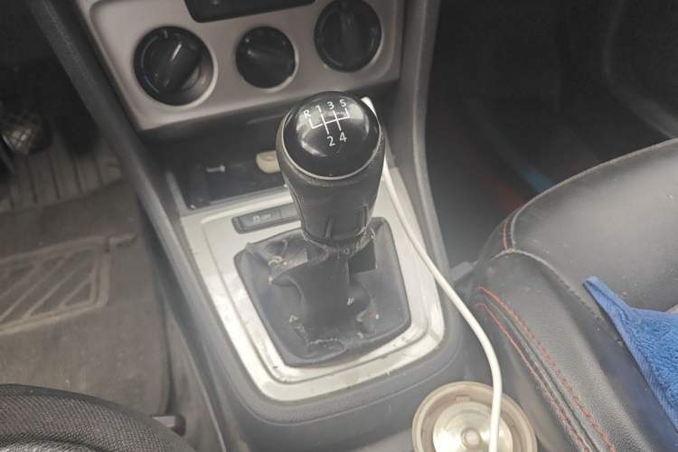 Used Volkswagen Lavida 2017 1.6L Manual Fashion Edition Gear Lever