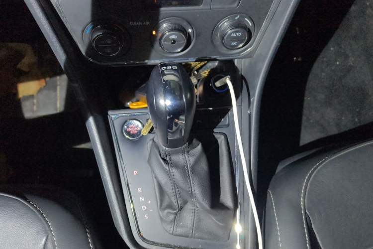 Used Volkswagen Lavida 2017 230TSI DSG Comfort Edition Gear Lever