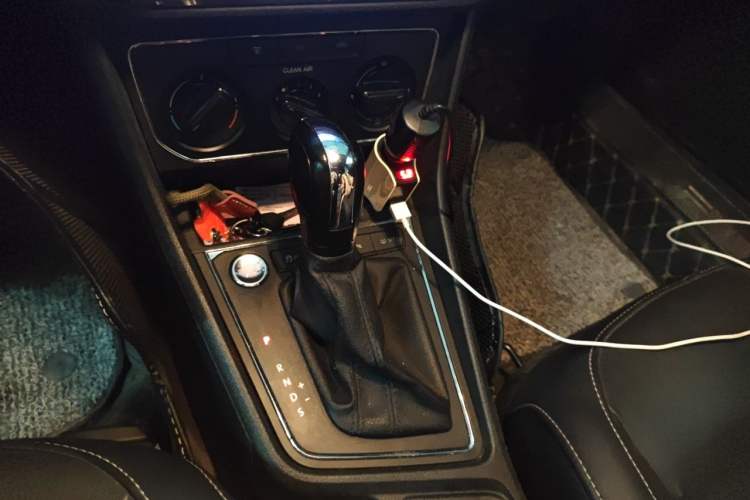 Used Volkswagen Lavida 2017 1.6L Automatic Comfort Edition Gear Lever