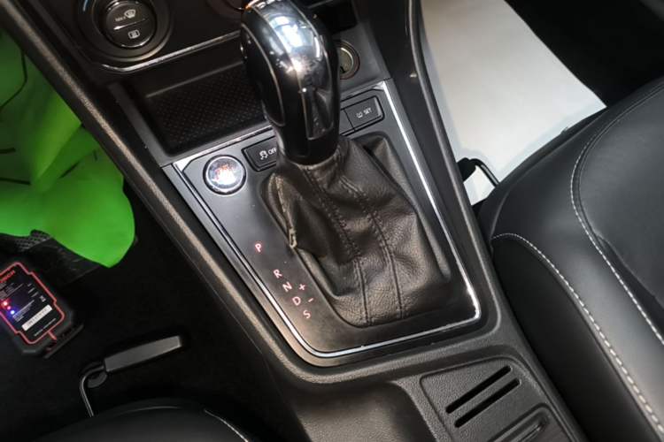 Used Volkswagen Lavida 2017 230TSI DSG Comfort Edition Gear Lever