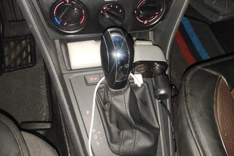 Used Volkswagen Lavida 2017 1.6L Automatic Fashion Edition Gear Lever