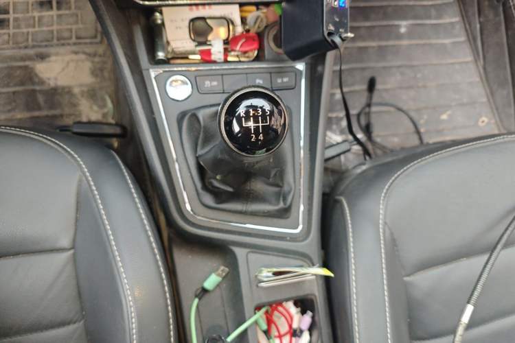 Used Volkswagen Lavida 2017 1.6L Manual Comfort Edition Gear Lever