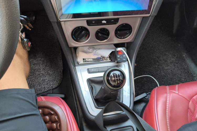 Used Volkswagen Lavida 2017 1.6L Manual Fashion Edition Gear Lever