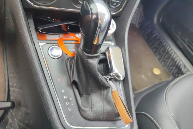 Used Volkswagen Lavida 2017 230TSI DSG Comfort Edition Gear Lever