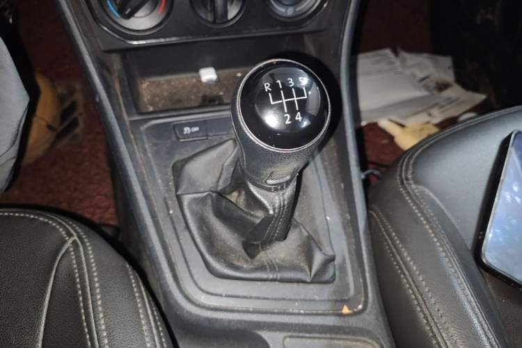 Used Volkswagen Lavida 2017 1.6L Manual Fashion Edition Gear Lever