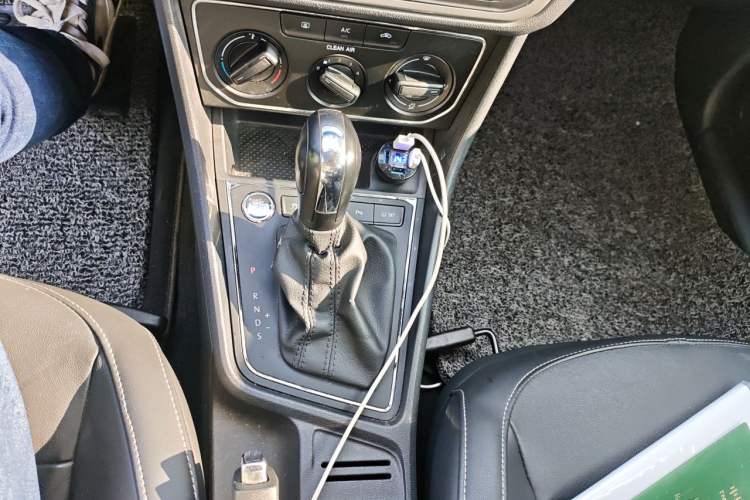 Used Volkswagen Lavida 2017 1.6L Automatic Comfort Edition Gear Lever