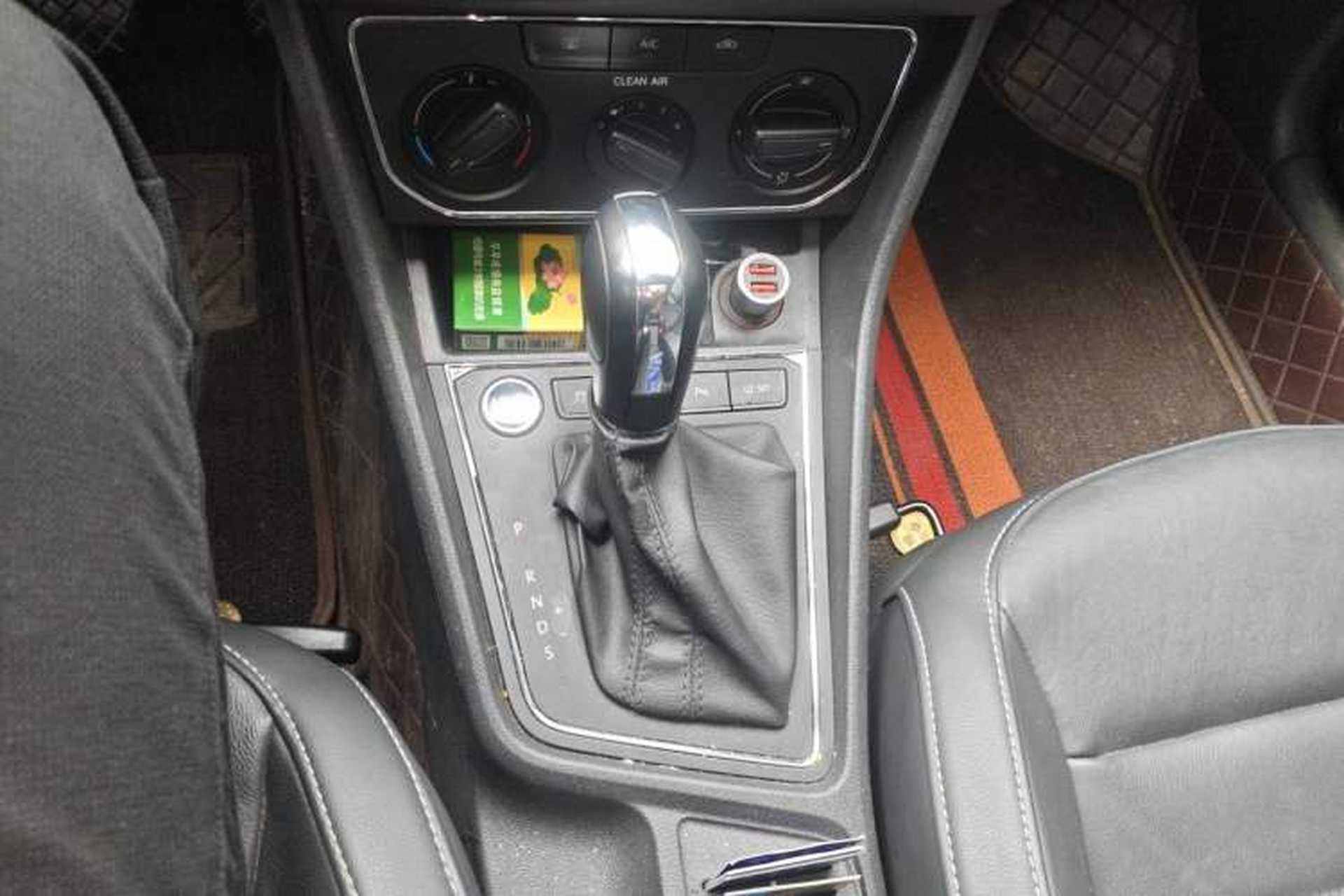 Used Volkswagen Lavida 2017 1.6L Automatic Comfort Edition Gear Lever