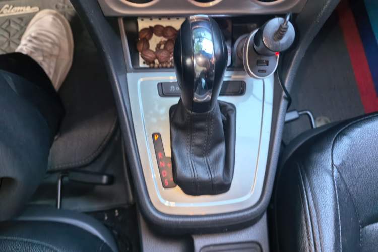 Used Volkswagen Lavida 2017 1.6L Automatic Fashion Edition Gear Lever