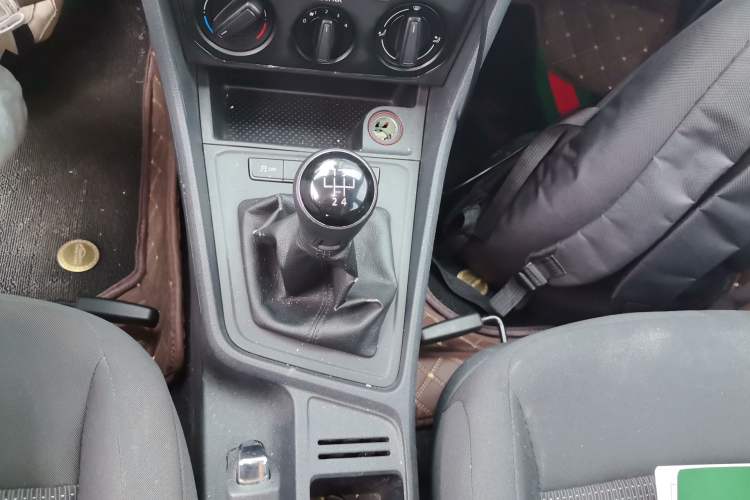 Used Volkswagen Lavida 2017 1.6L Manual Fashion Edition Gear Lever