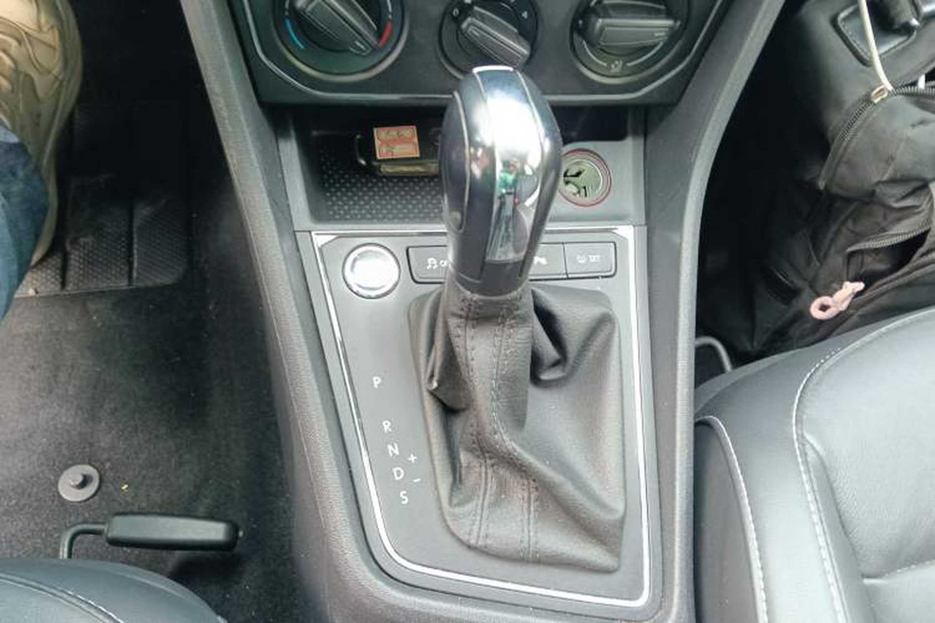 Used Volkswagen Lavida 2017 1.6L Automatic Comfort Edition Gear Lever
