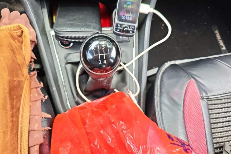 Used Volkswagen Lavida 2017 1.6L Manual Comfort Edition Gear Lever
