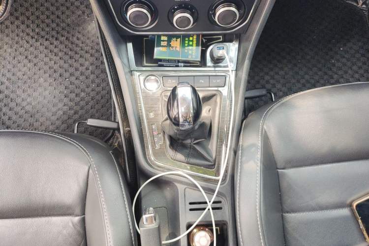 Used Volkswagen Lavida 2017 1.6L Automatic Comfort Edition Gear Lever