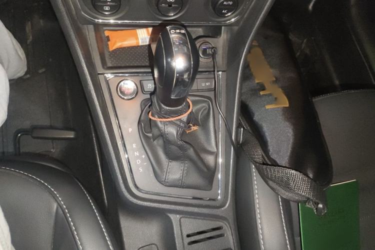 Used Volkswagen Lavida 2017 230TSI DSG Comfort Edition Gear Lever