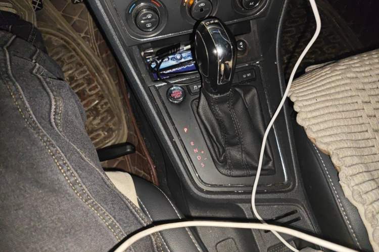 Used Volkswagen Lavida 2017 230TSI DSG Comfort Edition Gear Lever