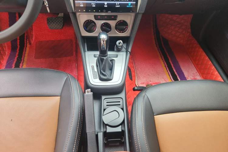 Used Volkswagen Lavida 2017 1.6L Automatic Comfort Edition Gear Lever