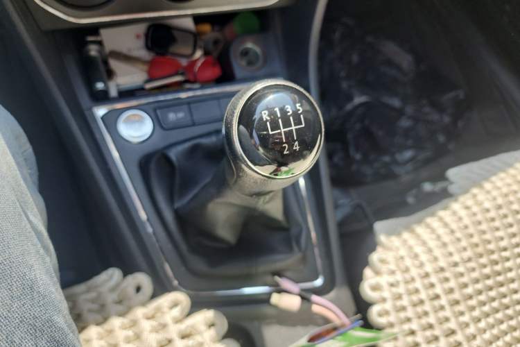 Used Volkswagen Lavida 2017 1.6L Manual Comfort Edition Gear Lever