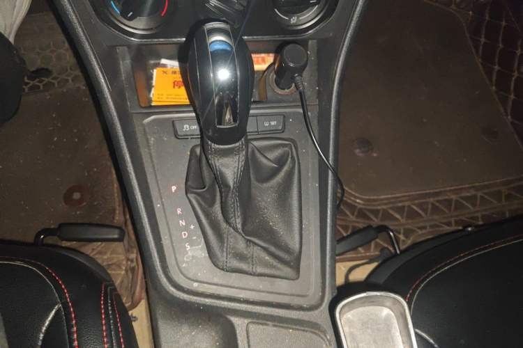 Used Volkswagen Lavida 2017 1.6L Automatic Fashion Edition Gear Lever