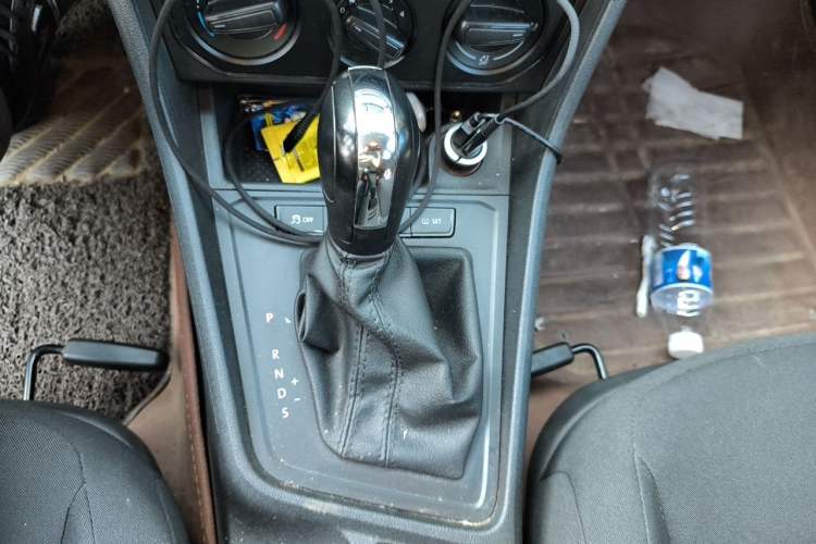 Used Volkswagen Lavida 2017 1.6L Automatic Fashion Edition Gear Lever