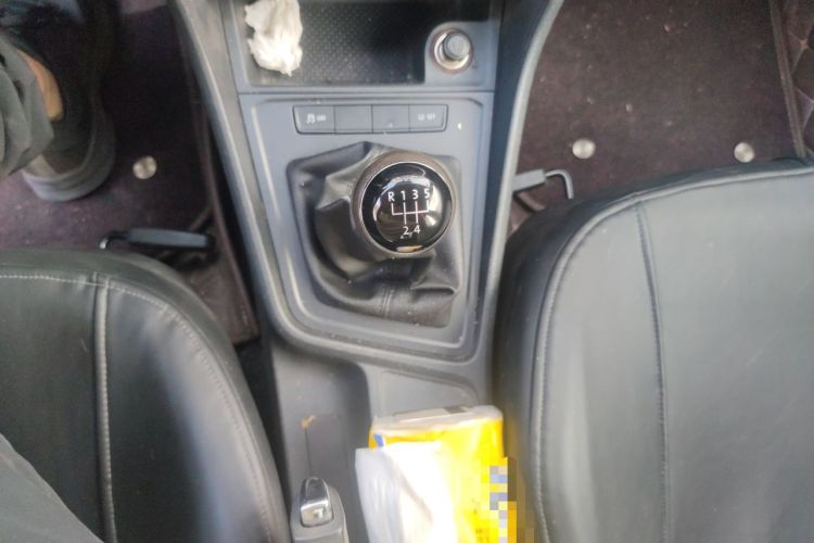 Used Volkswagen Lavida 2017 1.6L Manual Fashion Edition Gear Lever
