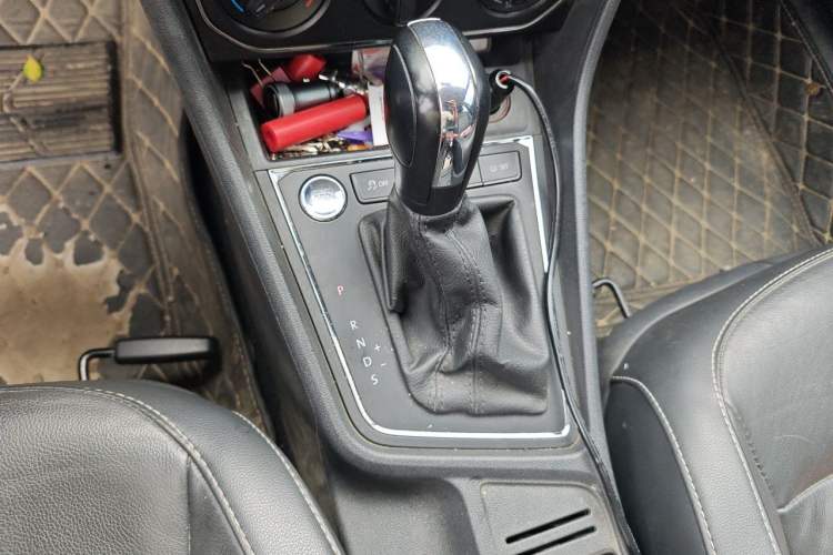 Used Volkswagen Lavida 2017 1.6L Automatic Comfort Edition Gear Lever