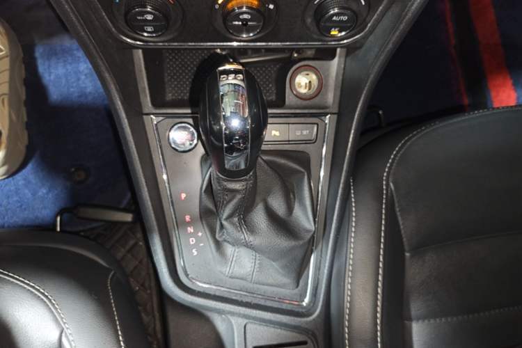 Used Volkswagen Lavida 2017 230TSI DSG Comfort Edition Gear Lever