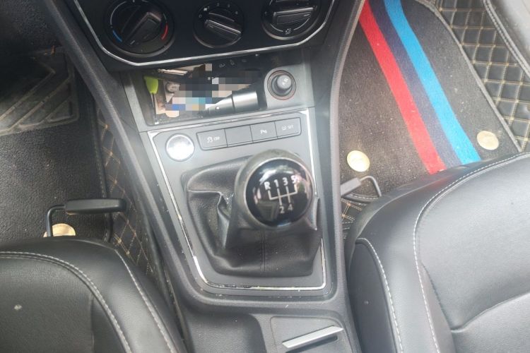 Used Volkswagen Lavida 2017 1.6L Manual Comfort Edition Gear Lever