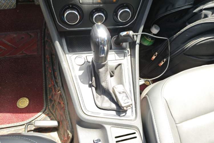 Used Volkswagen Lavida 2017 1.6L Automatic Comfort Edition Gear Lever