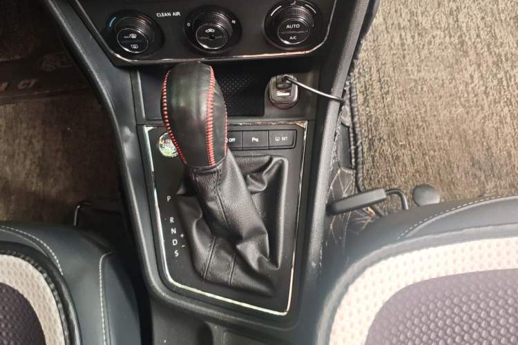 Used Volkswagen Lavida 2017 230TSI DSG Comfort Edition Gear Lever