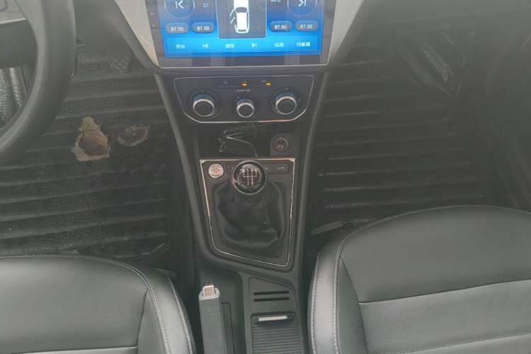 Used Volkswagen Lavida 2017 1.6L Manual Comfort Edition Gear Lever
