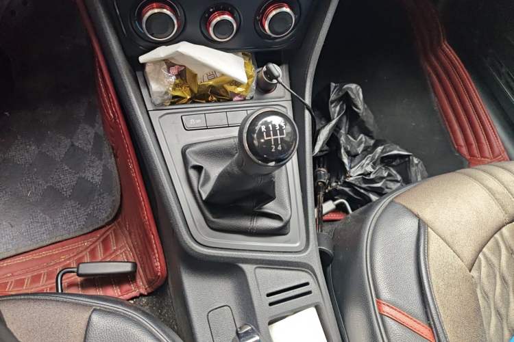 Used Volkswagen Lavida 2017 1.6L Manual Fashion Edition Gear Lever