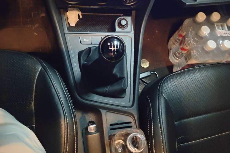 Used Volkswagen Lavida 2017 1.6L Manual Fashion Edition Gear Lever