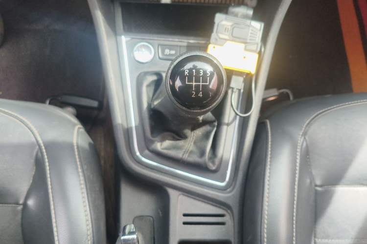 Used Volkswagen Lavida 2017 1.6L Manual Comfort Edition Gear Lever