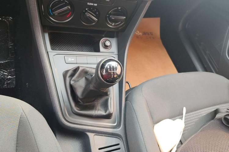 Used Volkswagen Lavida 2017 1.6L Manual Fashion Edition Gear Lever