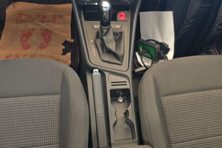 Used Volkswagen Lavida 2017 1.6L Automatic Fashion Edition Gear Lever