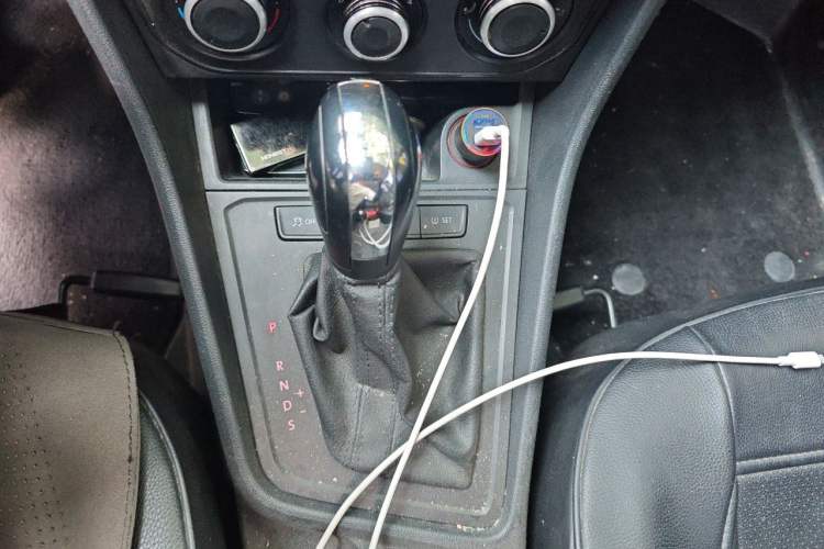 Used Volkswagen Lavida 2017 1.6L Automatic Fashion Edition Gear Lever