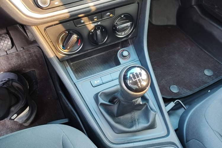 Used Volkswagen Lavida 2017 1.6L Manual Fashion Edition Gear Lever