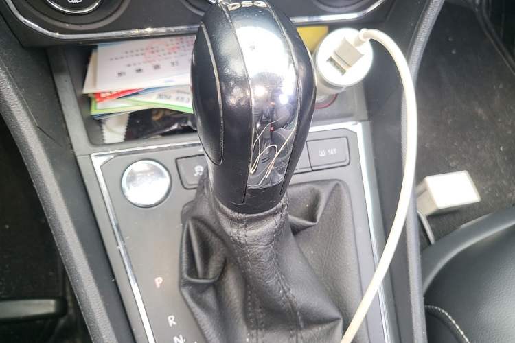 Used Volkswagen Lavida 2017 230TSI DSG Comfort Edition Gear Lever