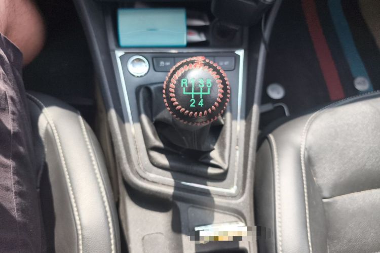 Used Volkswagen Lavida 2017 1.6L Manual Comfort Edition Gear Lever