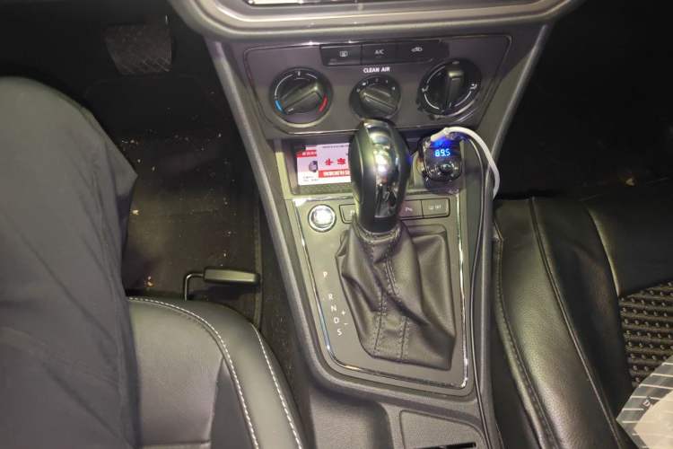 Used Volkswagen Lavida 2017 1.6L Automatic Comfort Edition Gear Lever