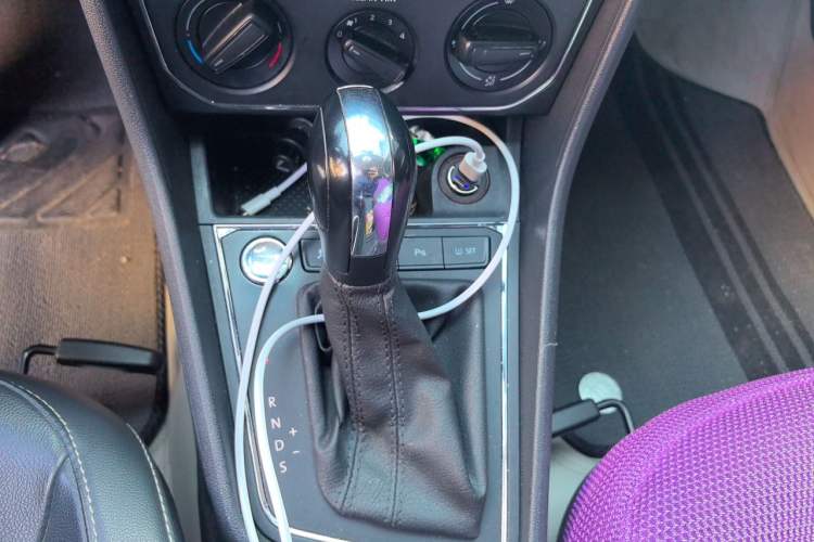 Used Volkswagen Lavida 2017 1.6L Automatic Comfort Edition Gear Lever