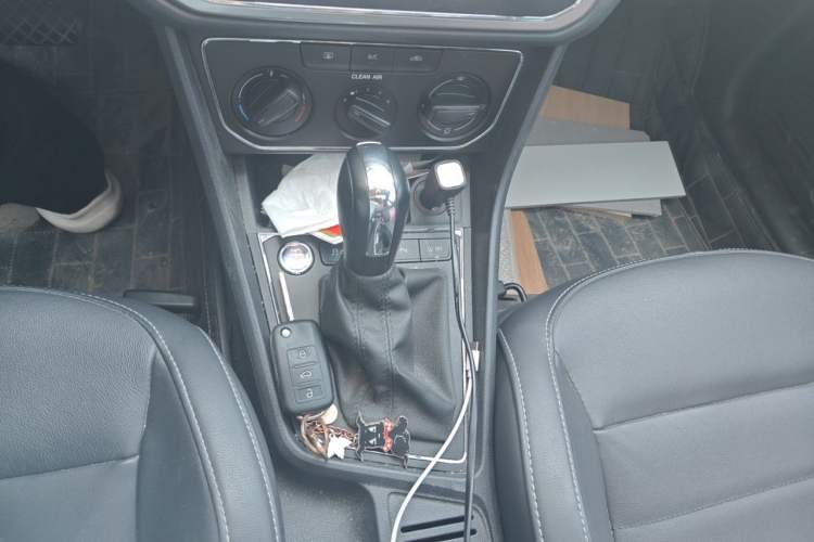 Used Volkswagen Lavida 2017 1.6L Automatic Comfort Edition Gear Lever