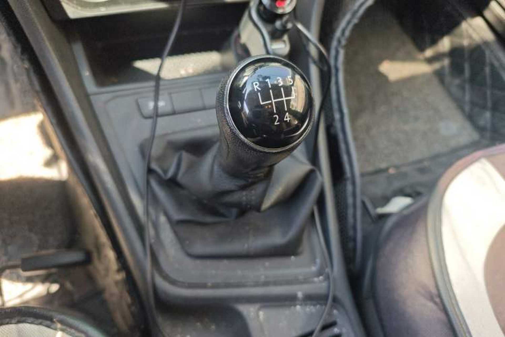 Used Volkswagen Lavida 2017 1.6L Manual Fashion Edition Gear Lever