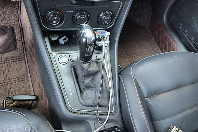 Used Volkswagen Lavida 2017 230TSI DSG Comfort Edition Gear Lever